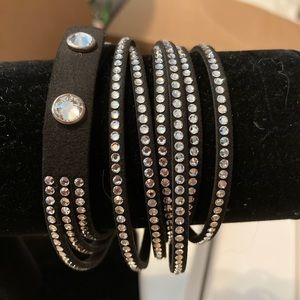 Touchstone Crystal Wrap Star Bracelet in Bkack